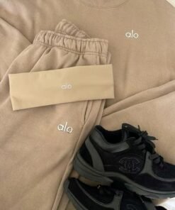 alo yoga clothing sale​