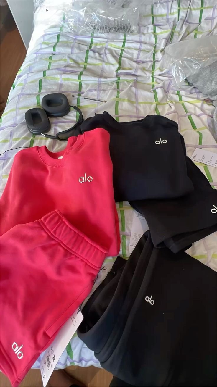 alo yoga clothing pallets