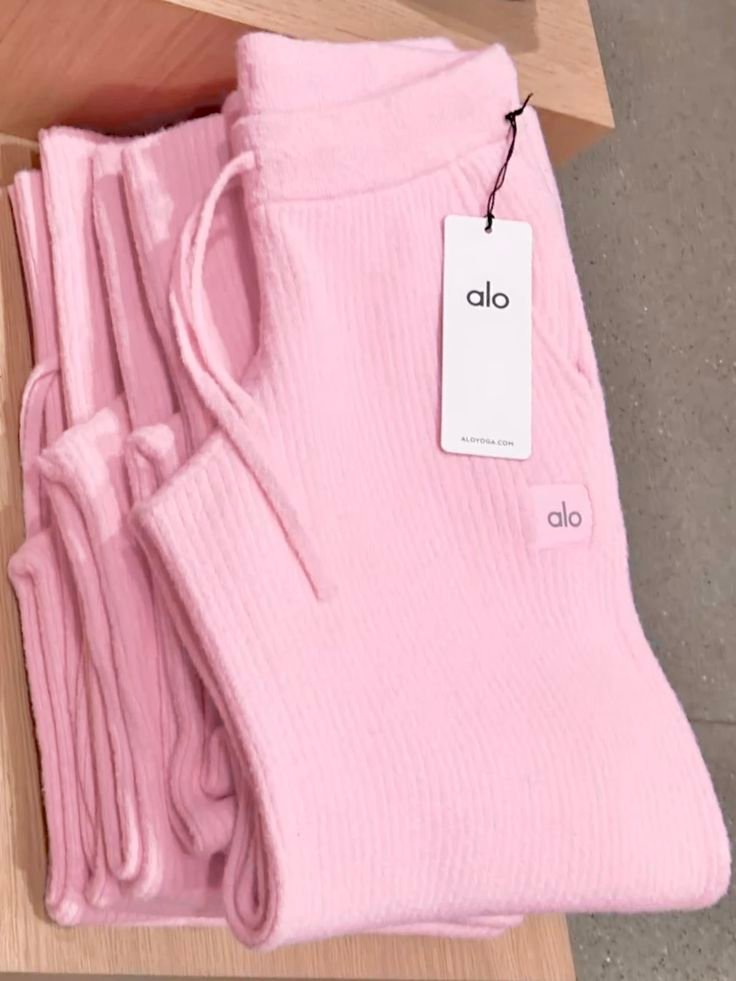 Alo Yoga activewear pallets