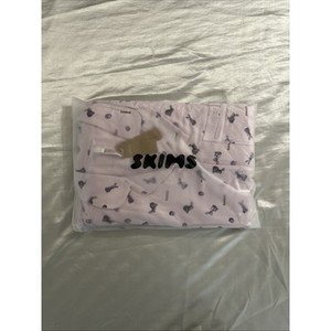 skims workout clothes